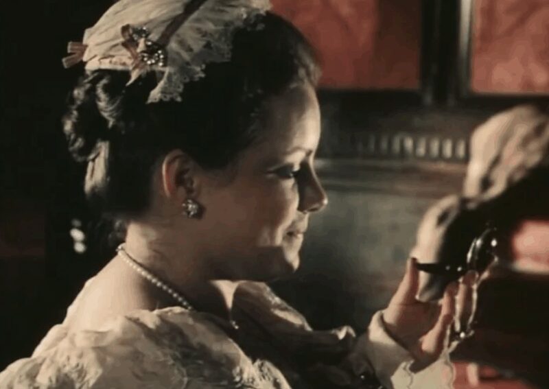 «Ей не суждено было быть актрисой»: как сложились судьбы героинь «Гардемаринов» спустя 38 лет