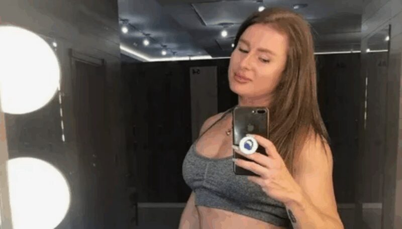 Анна Трегубенко продолжает демонстрировать свои достижения в бодибилдинге.