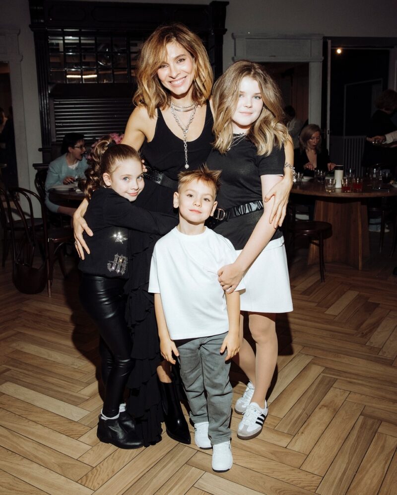 «Ей было далеко за 30»: что известно о личной жизни и 3 детях актрисы Елены Подкаминской, которую прославил сериал «Кухня»