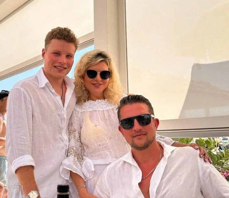 Эмма Малинина с сыновьями Фролом и Антоном.