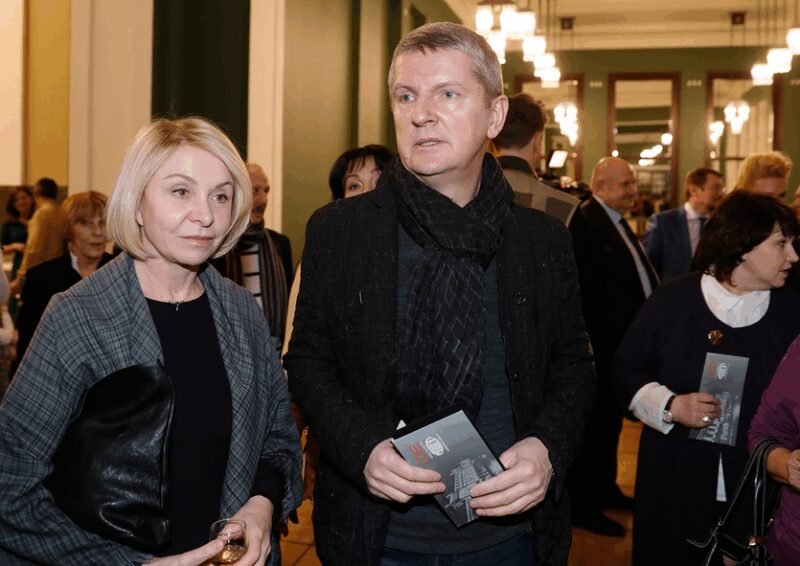 Юрий Аксюта и Светлана Караерова, чьи совместные выходы в свет стали привычным явлением.
