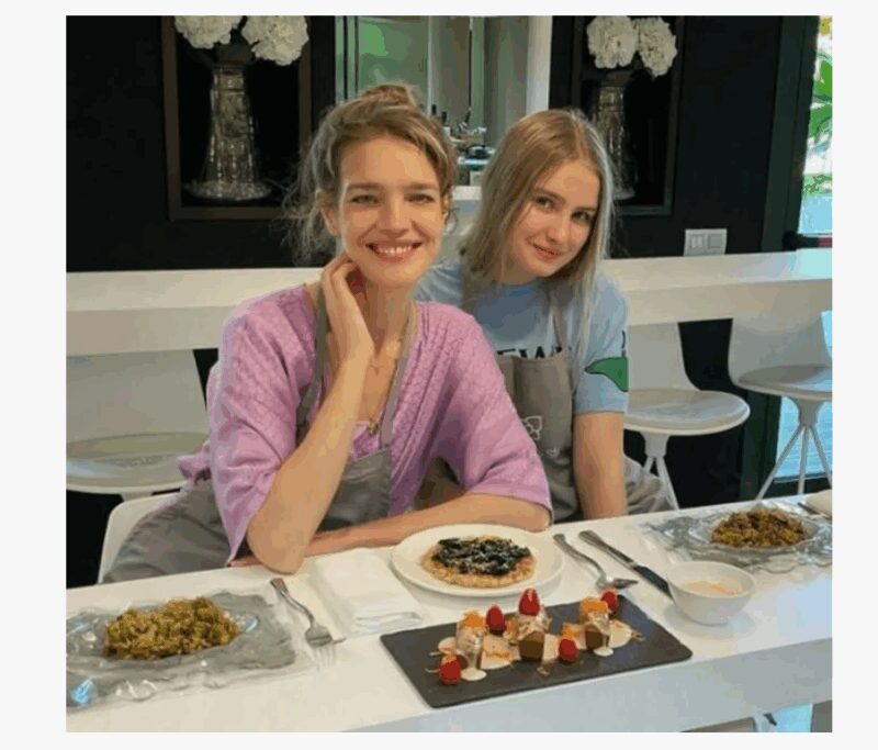 «Она стесняется лишнего внимания»: как выглядит 19-летняя дочь Натальи Водяновой, которая не хочет идти по стопам знаменитой матери