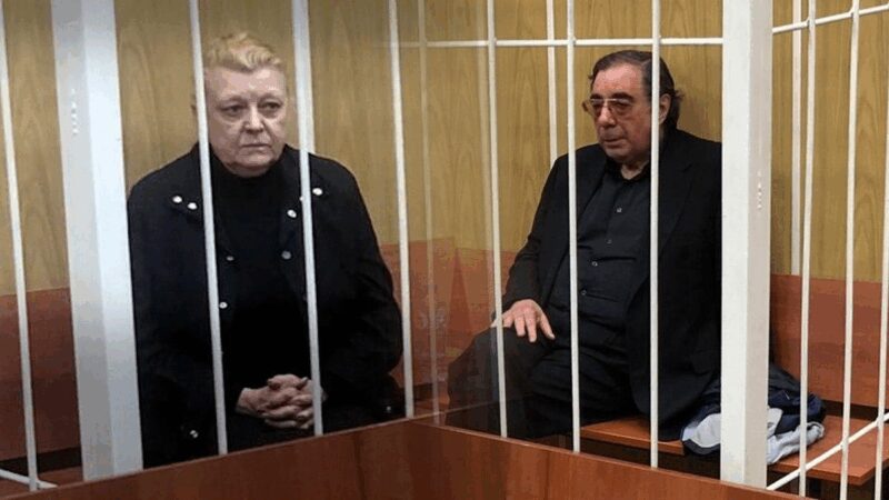 Судебное заседание по делу Цивина-Дрожжиной: моменты, запечатлевшие напряжение и отчуждение между супругами.