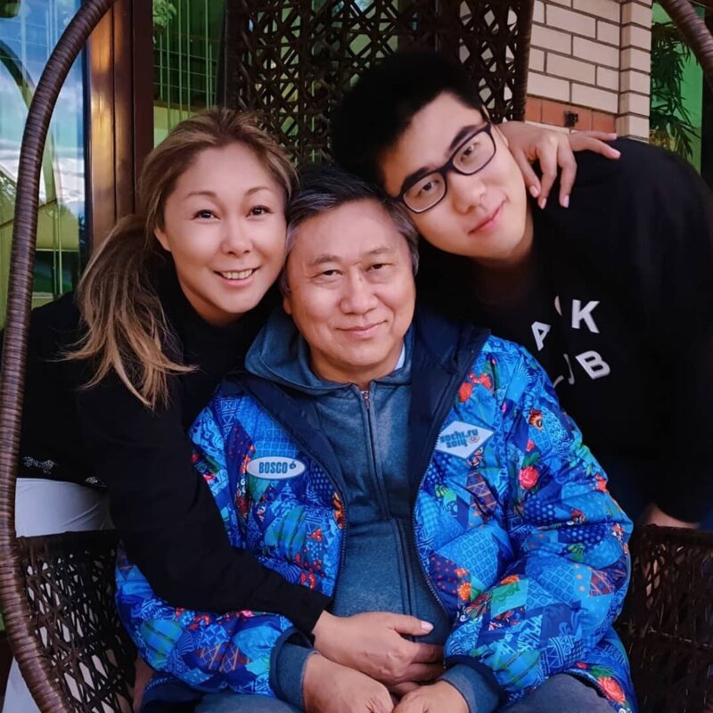 «Он прямо намекал, что я себя запустила»: как «нелюбимый» муж заставил Аниту Цой похудеть на 52 кг, а потом она снова набрала 30