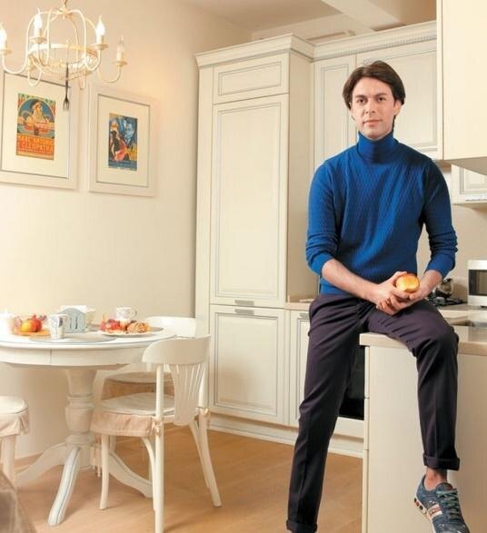 «Не для него бесконечные компромиссы»: как 47-летний Марк Тишман обрёл роскошное гнездышко на Патриарших прудах