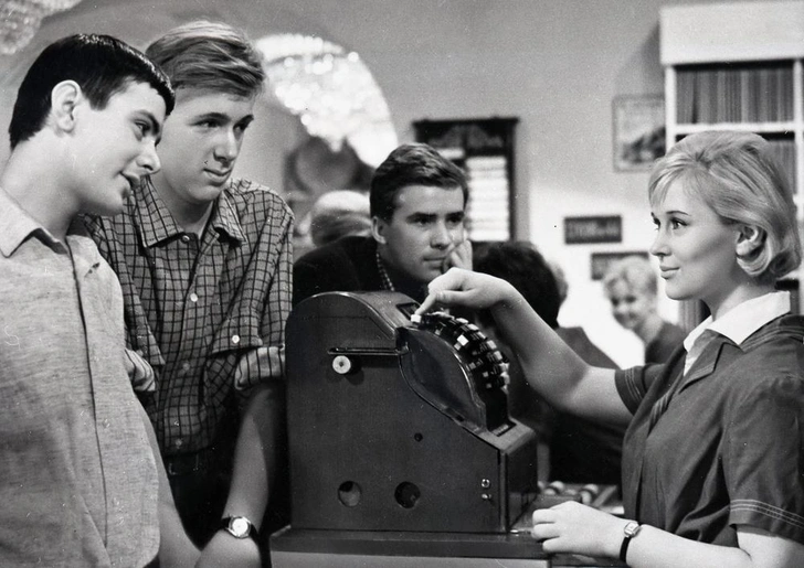 Главной красавицей картины стала Галина Польских