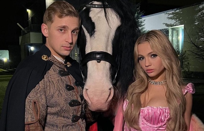 Саша Стоун и Валя Карнавал