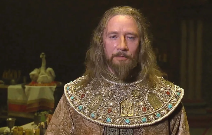 Бросил предавшую актрису, сам принял роды у жены, а потом ушёл к новой возлюбленной: как живёт 48-летний актёр Яценко, звезда «Праведника»