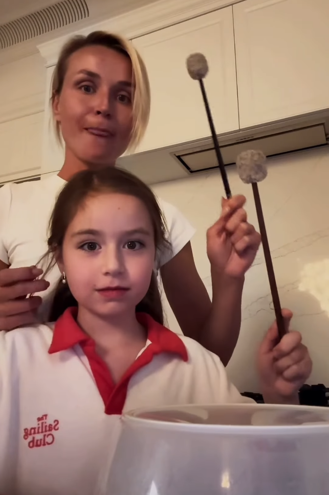 «Она в гневе страшная»: почему Полина Гагарина призналась, что может накричать на 8-летнюю дочь Мию?