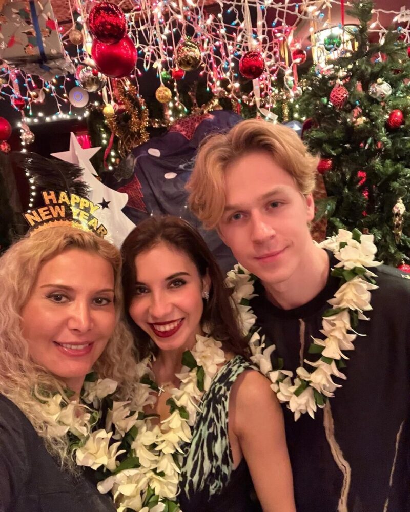 Диана Дэвис с матерью и мужем: спортивная семья в полном составе.