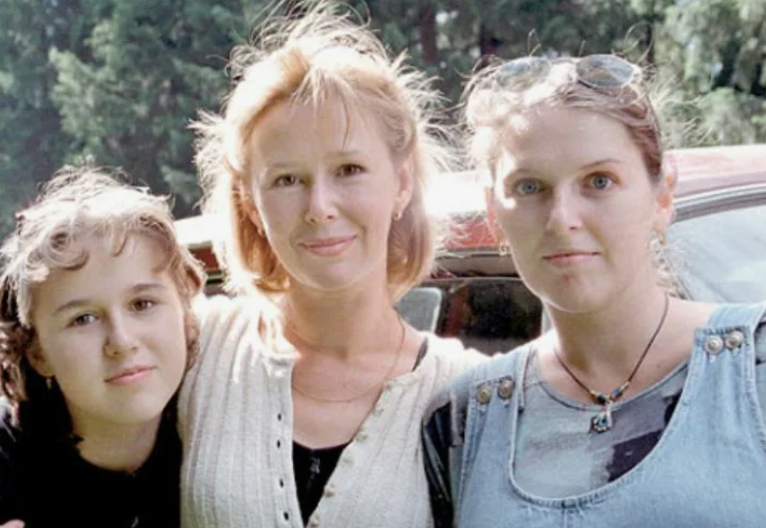 Зоя Кайдановская (справа), дочь Александра Кайдановского и Евгении Симоновой