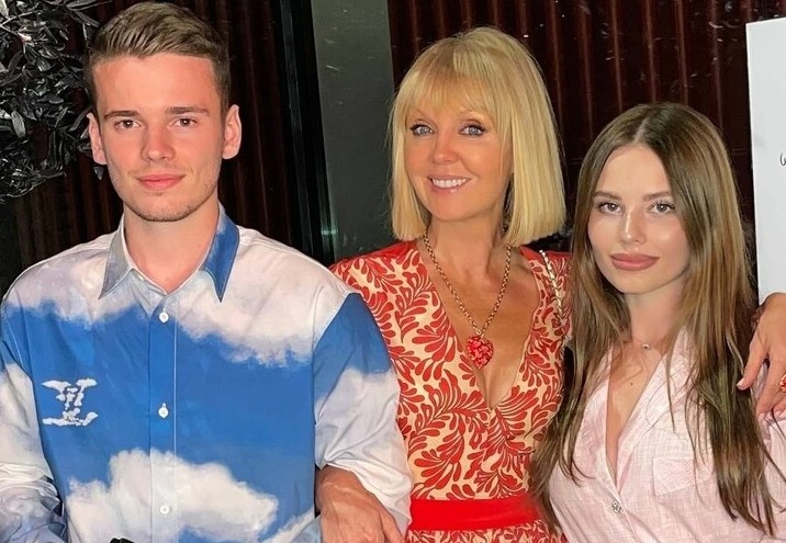 «Не готова быть бабушкой»: Валерия впервые показала внука, но почему её младший сын не общается с родным отцом?