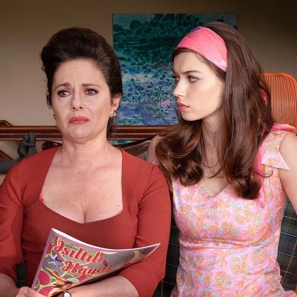 В «Йешилчам» артистке довелось носить модные наряды в стиле 60-х