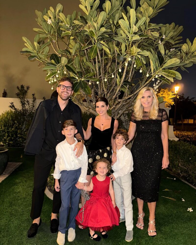 «Чемоданы — не проблема»: как живут внуки Валентина Юдашкина, выросшие на стыке трёх культур