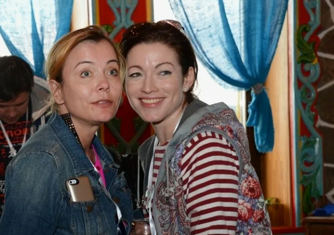 «Мы с ней одно целое»: как сложились судьбы актрис, которые дружат 30 лет и прошли через первые браки и рождение детей