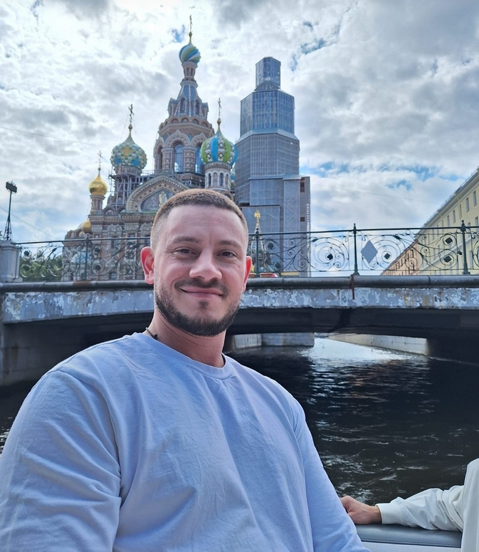 «Он не мой сын, но я его папа!»: почему звезда «Сватов» Николай Добрынин принял чужого ребёнка, а тот отвернулся от родного отца?