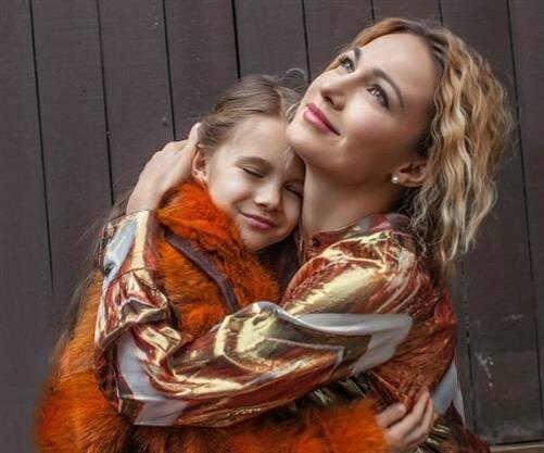 Евгения Брик с дочерью Зоей: неразлучный дуэт, прерванный трагедией.