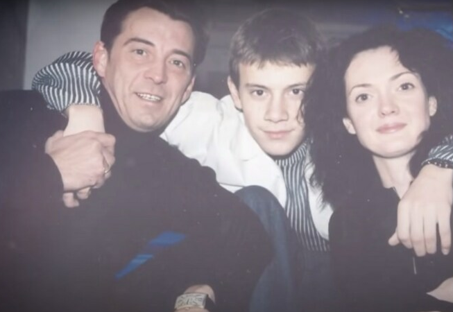 «Он не мой сын, но я его папа!»: почему звезда «Сватов» Николай Добрынин принял чужого ребёнка, а тот отвернулся от родного отца?