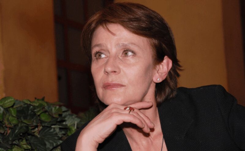 Елена Сафонова: естественная красота, покорившая сердца миллионов.