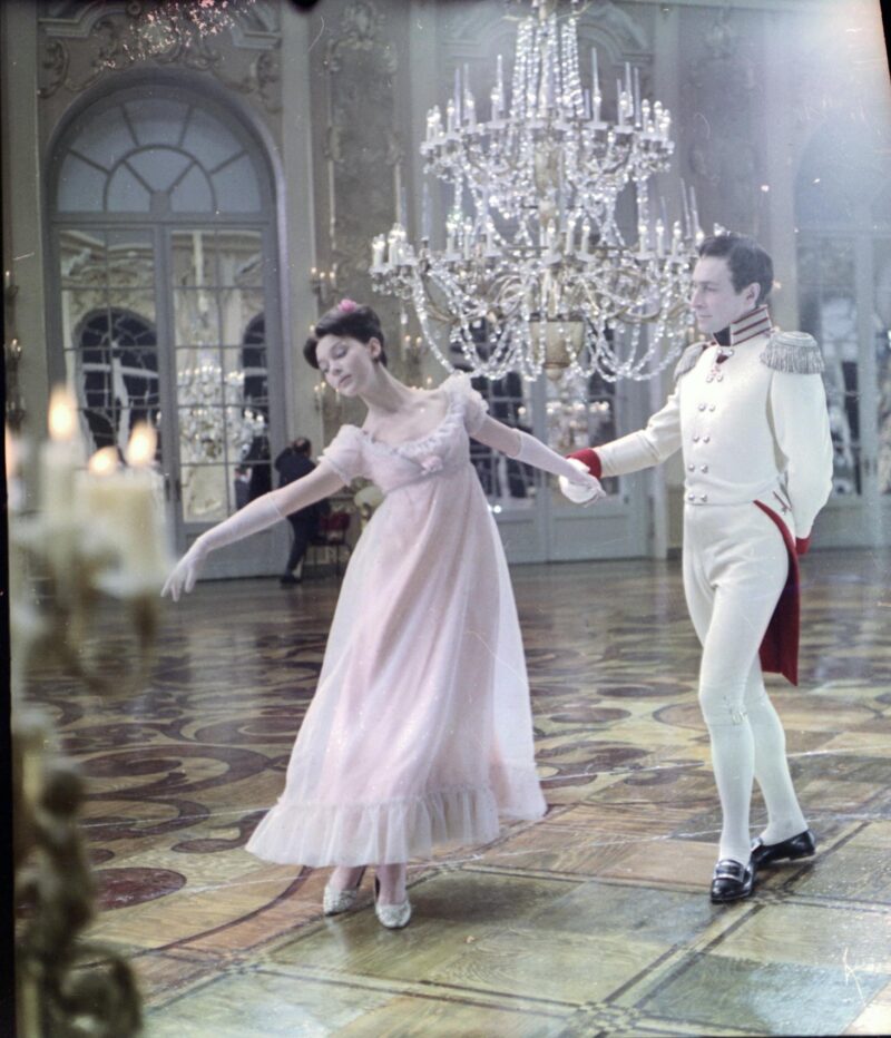 «Спасибо, что не Прилучный»: в Сети разгорелись споры вокруг выбора Станислава Бондаренко на роль Болконского