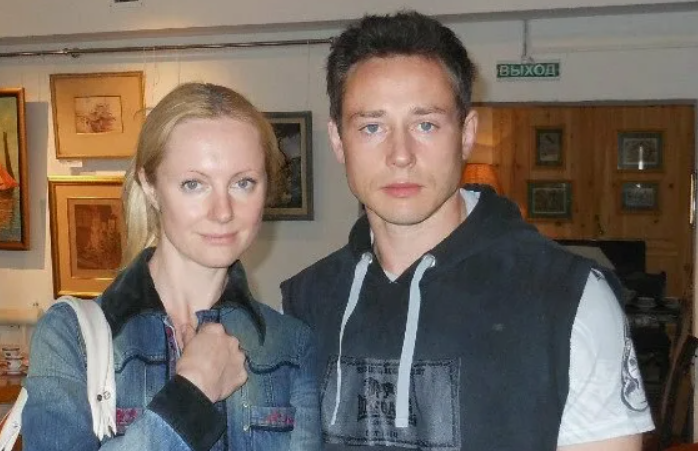 «Он не смог ее забыть»: 56-летний актер спустя 25 лет счастлив в браке с Ольгой, но не забывает бывшую жену