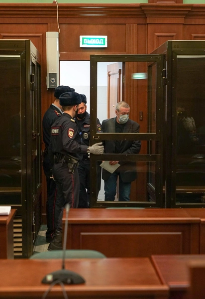 Об аварии Софья узнала от журналистов и тут же выехала в Москву, чтобы оказать мужу поддержку