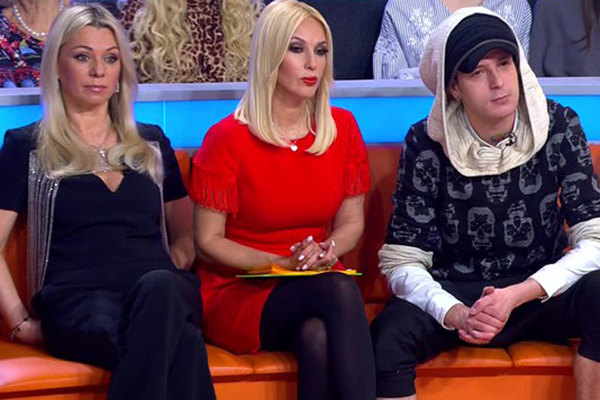 Широкую известность семейный конфликт обрел, когда Даниил появился в шоу «Звезды сошлись» на НТВ