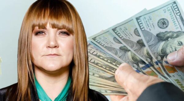 Анна Уколова - покровитель из юности и деньги за тайные услуги