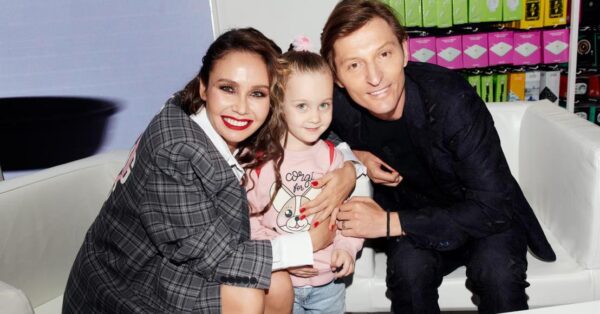 «Ей не нужны были никакие другие»: Как Павел Воля спас Ляйсан Утяшеву от трагедии и что стало с их детьми спустя 13 лет брака