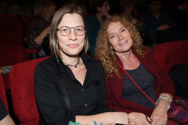 «Человек получает столько, сколько он может вынести»: как внебрачная дочь Андрея Кончаловского стала многодетной матерью без мужа и чем живёт в 45 лет