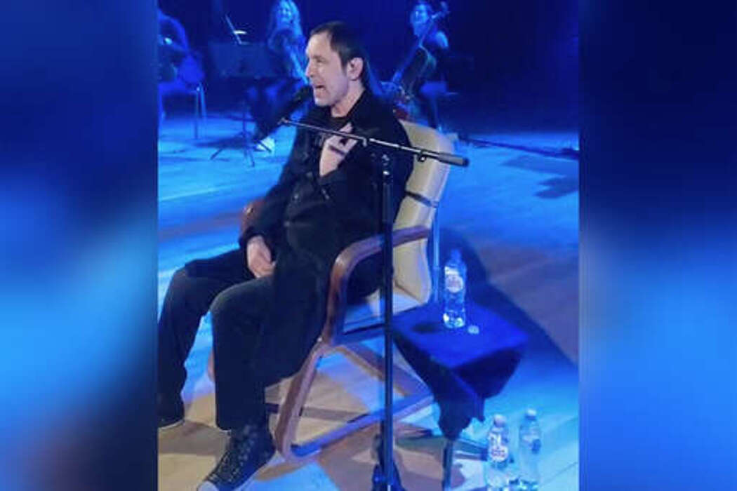 «Однажды сойти с ума»: Николай Носков впервые за долгое время исполнил хит и анонсировал новую песню