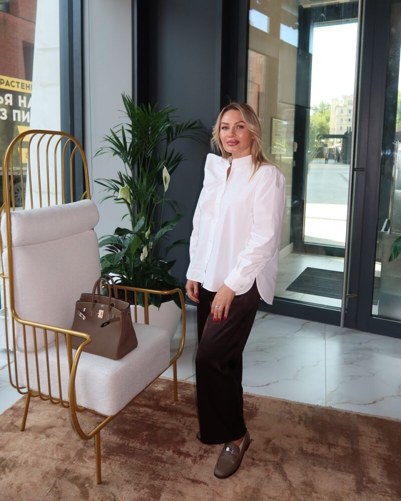 «Вы как сестры!»: почему 46-летняя мама Лианы Шульгиной выглядит моложе дочери и скоро снова станет бабушкой