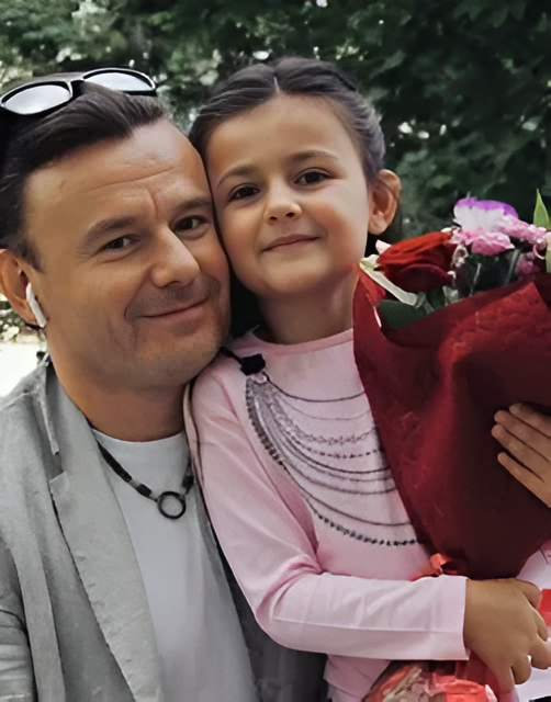 «Маленький Ваня»: как дочь Ивана Рудакова, Серафима, в 14 лет стала копией отца, но внешне всё больше напоминает маму