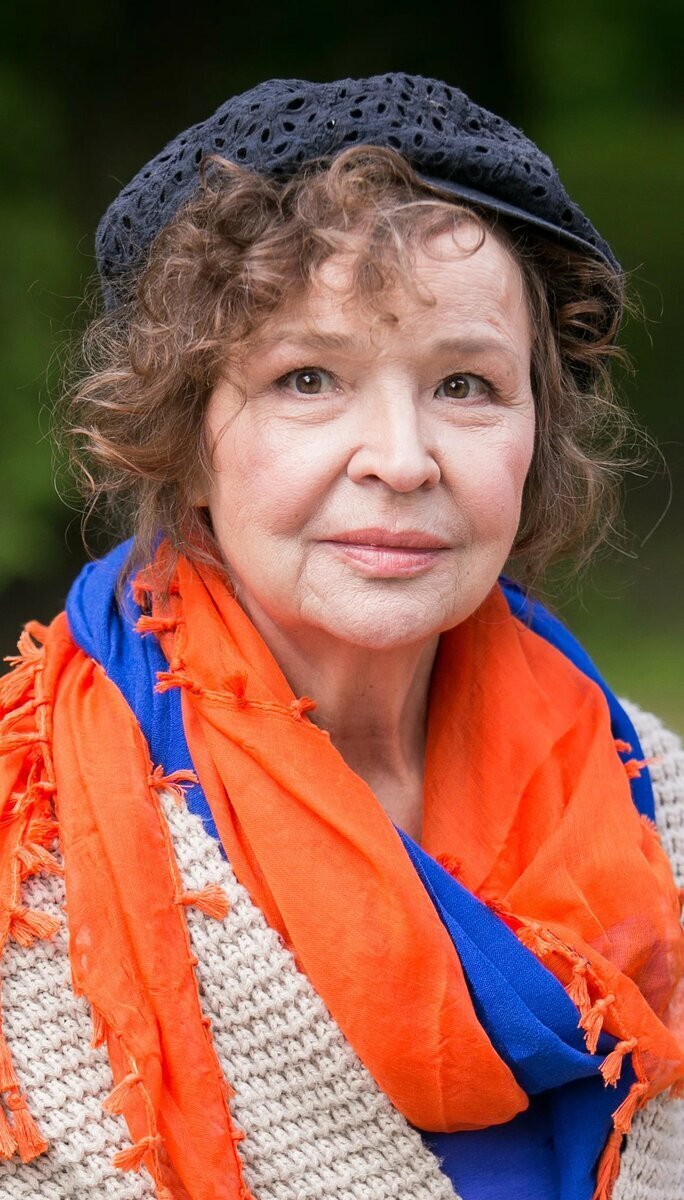 «Творческий беспорядок» или боль одиночества: как 80-летняя Тамара Сёмина встретила новый ремонт и изменила жизнь