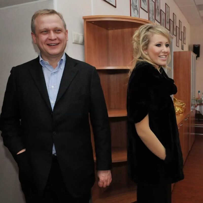 «Она верит в любовь»: как телеведущая Екатерина Гринчевская пережила публичное предательство мужа с Ксенией Собчак