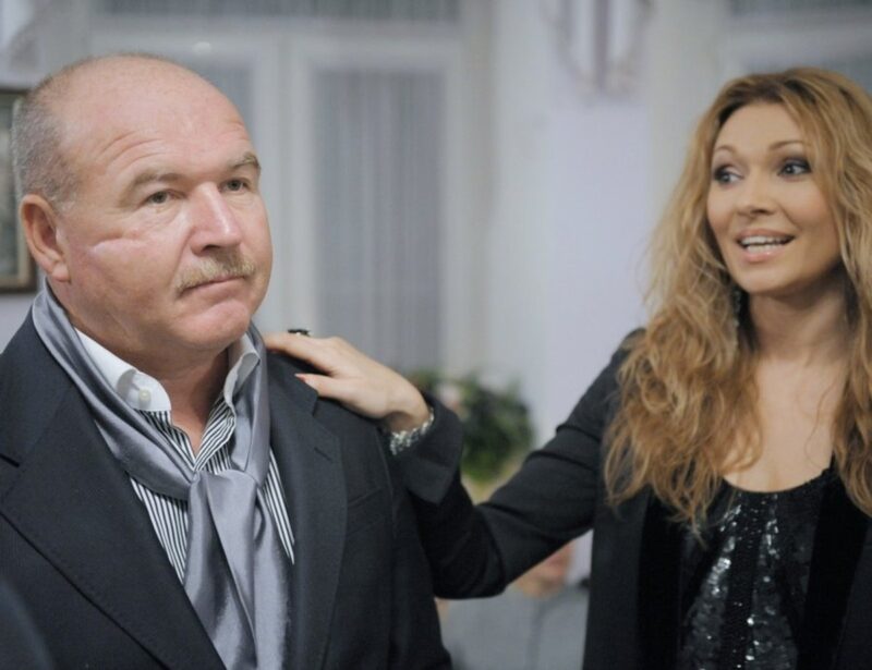 «Он сделал меня»: как 55-летняя Анжелика Агурбаш пережила развод с «колбасным королём», оставшись с тремя детьми и без жилья