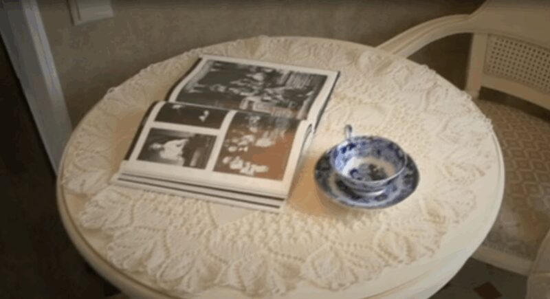 «Дизайнеры забыли, что я не баскетболистка»: как выглядела квартира Ларисы Голубкиной, которую она берегла 37 лет после ухода Миронова