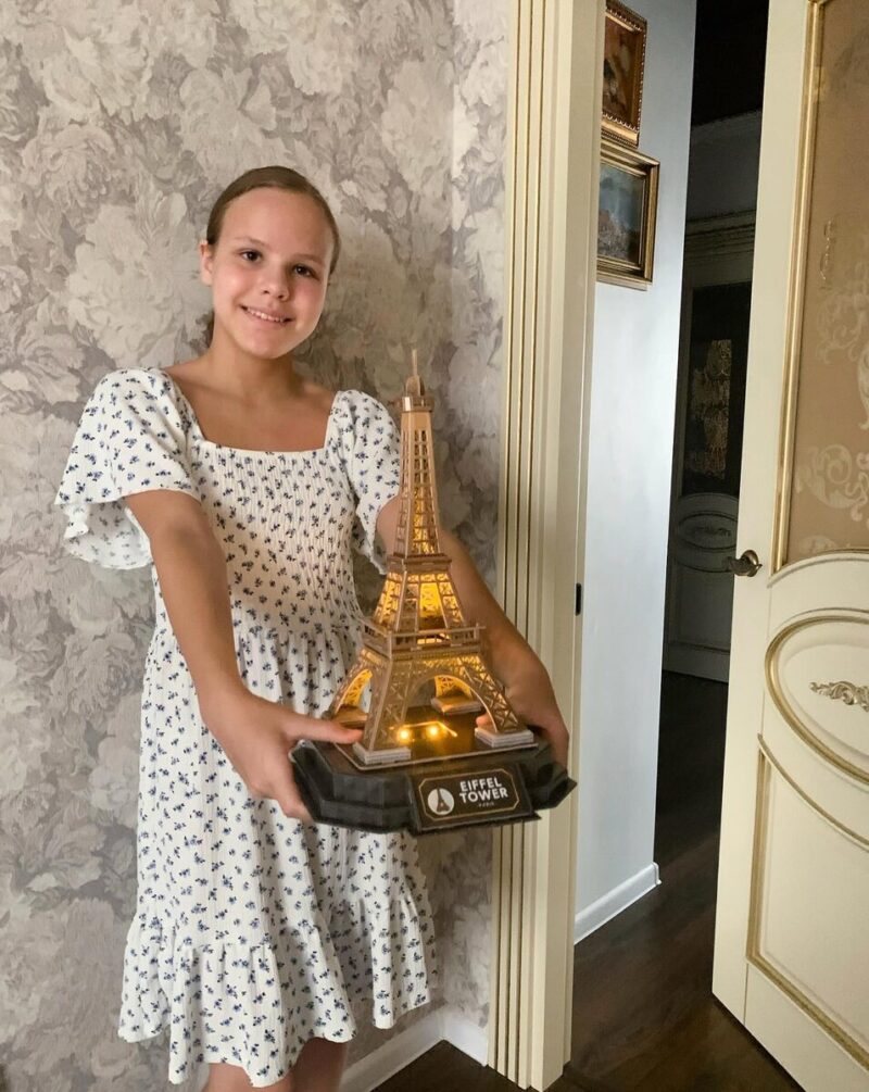 «Актриса из меня уже выросла»: как юная звезда Ефросинья Мельник превратилась в гордость родителей