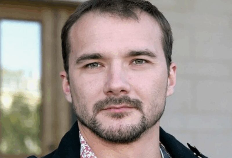 «Я Оля!»: как актриса Ольга Арнтгольц, которую путали с сестрой, стала многодетной матерью и дважды тайно вышла замуж