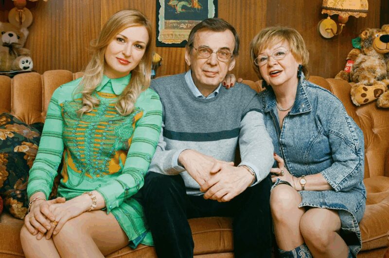 Анна Тараторкина с родителями, Георгием Тараторкиным и Екатериной Марковой
