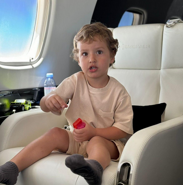 Тайная свадьба и три малыша: как 37-летняя Кети Топурия за 20 лет из грузинской девочки превратилась в поп-диву и многодетную мать