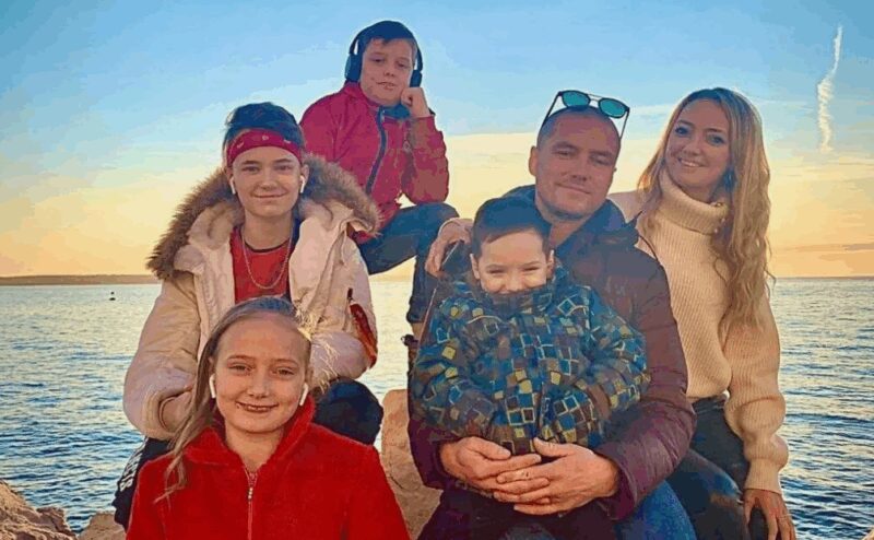 Роман Мальков с бывшей женой Светланой и детьми.