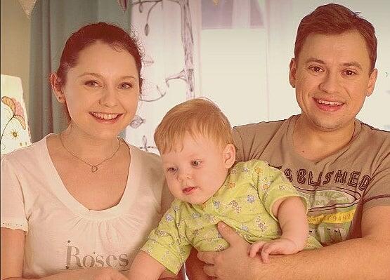 «Ты уже выше меня!»: как выглядит 14-летний сын Саши и Тани, который вырос на глазах у миллионов