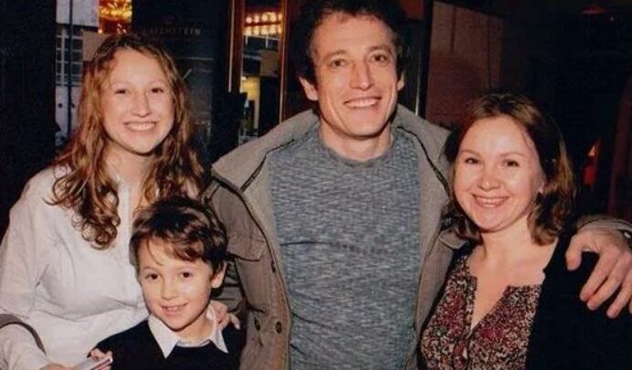 40 лет без главных ролей: как звезда сериала «Анна-детективъ» Дмитрий Фрид нашел свое счастье с танцовщицей Алиной Спиридоновой