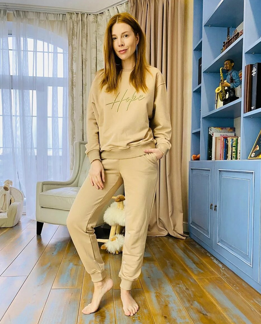 «Там люстра через все этажи!»: как выглядит шикарный особняк Преснякова и Подольской спустя 10 лет и почему они строят новый