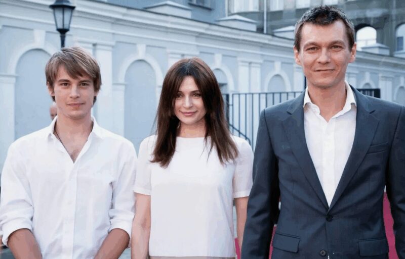 Иван Янковский в кругу семьи: родители Оксана Фандера и Филипп Янковский.