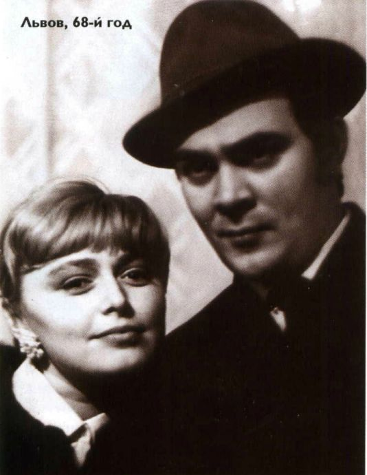 Муслим Магомаев и Мила Карева в неформальной обстановке.