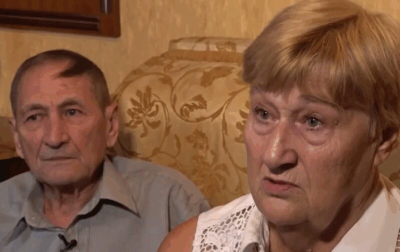 Бабушка и дедушка певца бережно хранят его награды