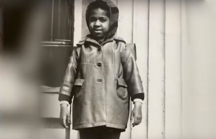 Елена Ханга в детстве 