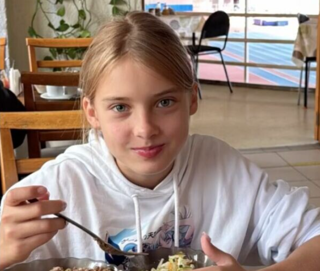 «Я Оля!»: как актриса Ольга Арнтгольц, которую путали с сестрой, стала многодетной матерью и дважды тайно вышла замуж